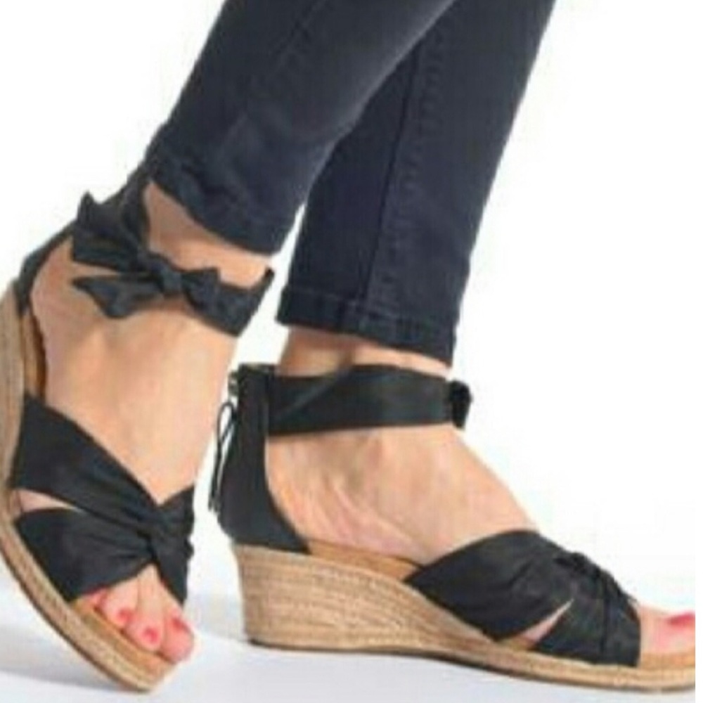 UGG Starla Black Ankle Tie Espadrille Wedge, size US 7